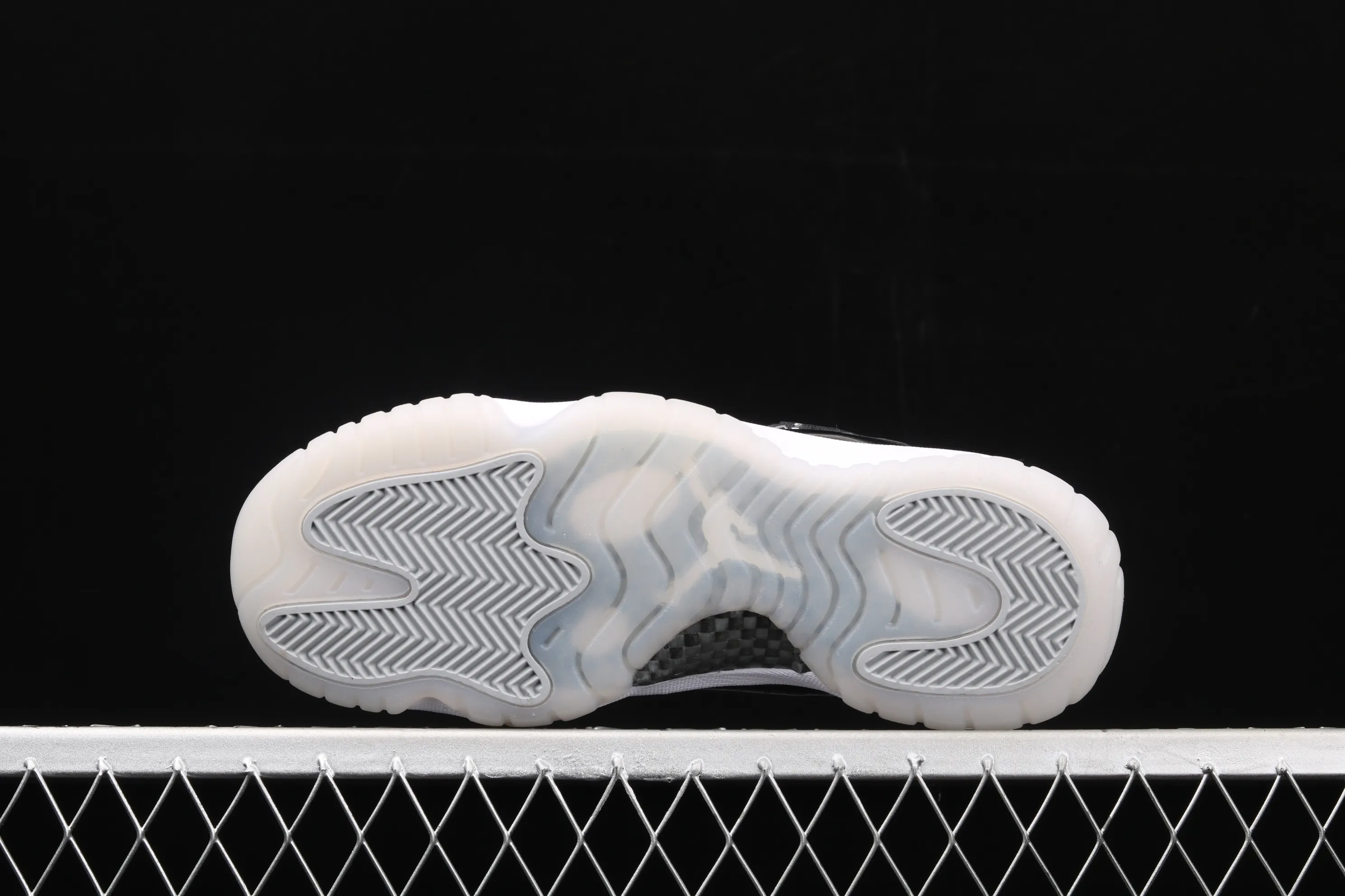 All Categories Air Jordan Jordan Series Basketball Shoes Air Jordan 11 Pure Original Version Air Jordan 11 "25th Anniversary" AJ11 Joe 11 Devil II Genuine Standard Real Carbon 378038-011